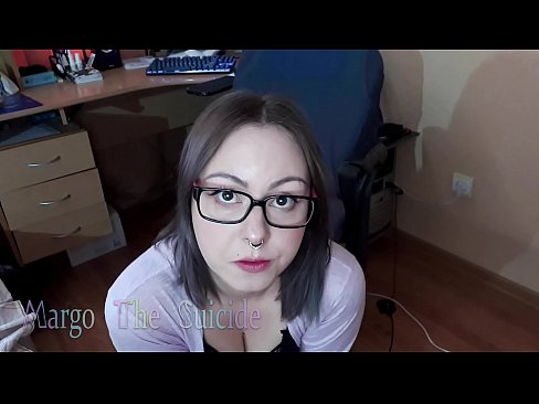 ❤️ Σέξι κορίτσι με γυαλιά πιπιλίζει Dildo βαθιά στην κάμερα ❤❌ Χάρντκορ πορνό ❤